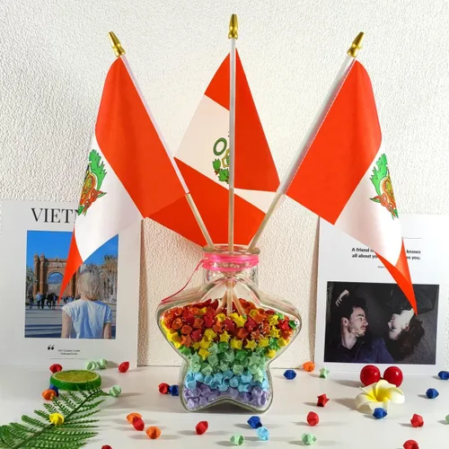 Miniatura 5 de QQSD Mini banderas de mano con bandera peruana de Perú, poste de madera maciza con punta de lanza, paquete de 12