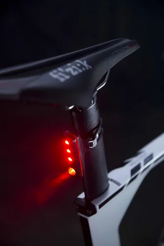 Miniatura 4 de Knog Blinder Road R70 luz recargable con USB trasero