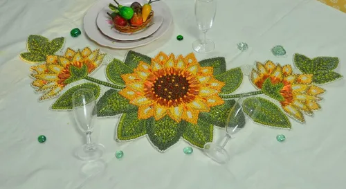 Miniatura 7 de Camino de mesa de girasol, camino de mesa con cuentas hecho a mano, adorno de mesa de diseño de 13 x 36 pulgadas