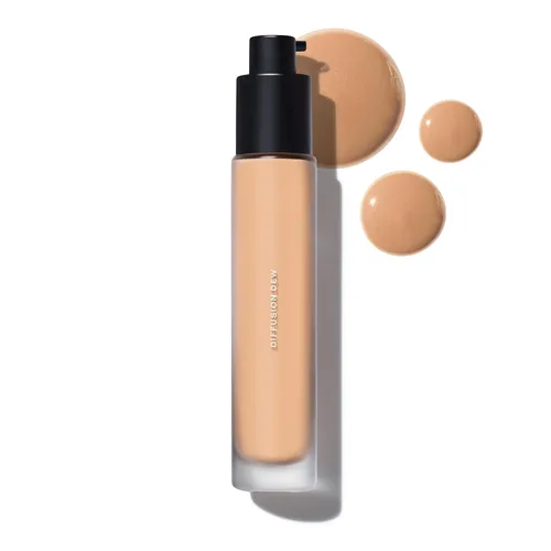 Miniatura 13 de MAKE Beauty Diffusion Dew Skin Tint. Acabado radiante de cobertura transparente a media. Difumina, suaviza e ilumina para una tez luminosa. 01 Feria