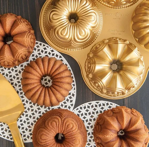 Miniatura 3 de Nordic Ware Bundt Cuartet - Juego de sartenes (4 piezas) y sartén Geo Bundtlette