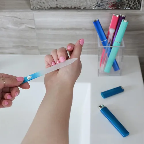 Miniatura 7 de BONA FIDE BEAUTY Limas de cristal checo para uñas, 5 piezas de manicura de vidrio con estuches (juego de colores Malibu)