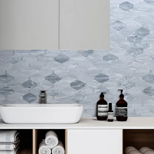 Miniatura 7 de DICOFUN 1 lámina de loseta adhesiva en muro de mármol gris largo octogonal, azulejos adhesivos de piedra falsa de PVC con metal plateado para pegar