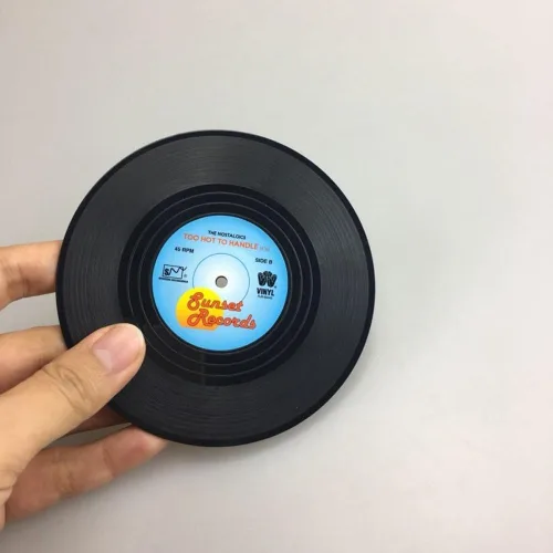 Miniatura 3 de Posavasos retro negro para bebidas con CD y discos resistentes al calor, antideslizantes, accesorios de oficina en casa, regalos (1 unidad, al azar)