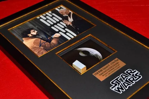 Miniatura 3 de Accesorio utilizado en pantalla MUERTE ESTRELLA, firmado por GEORGE LUCAS, primera película IV, COA London Prop Store, Marco DVD UACC