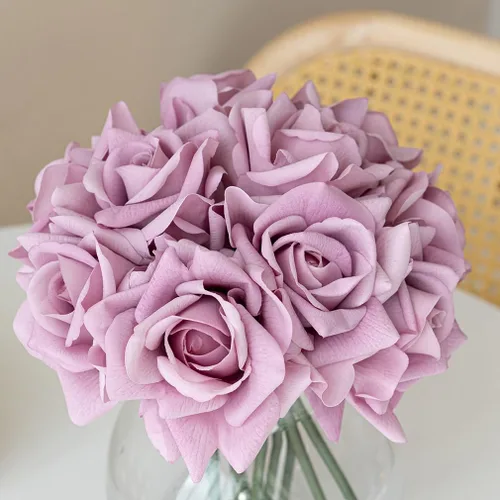 Miniatura 15 de DUYONE Rosas artificiales de un solo tallo 10 piezas de arreglo floral de seda falsa para decoración del hogar, fiesta, boda (rosa claro)