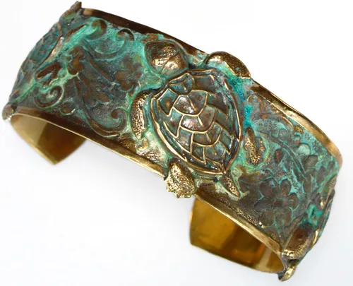 Miniatura 4 de Pulsera de tobillo de tortuga marina clásica de colección de Elaine Coyne con puño de pátina