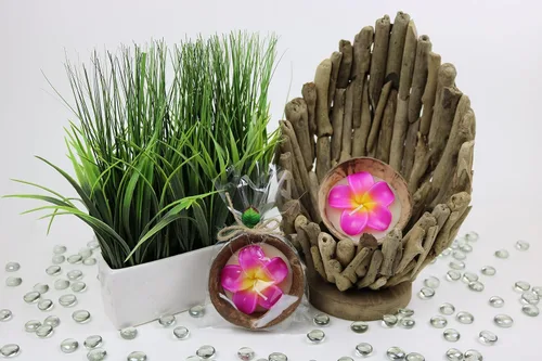 Miniatura 2 de Plumeria Candle In Coconut Shell crafted by Hands