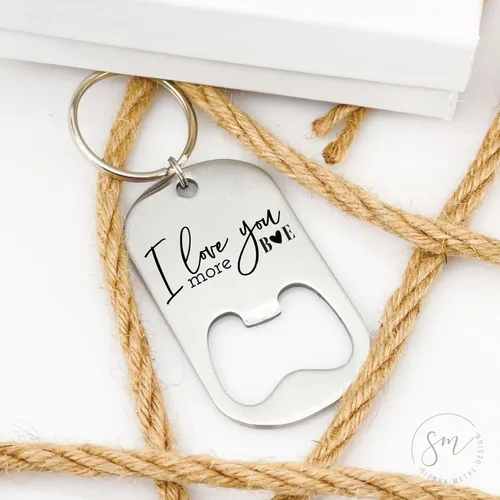 Miniatura 7 de Regalo personalizado para novio con texto en inglés "I Love You More", llavero abrebotellas, idea de regalo para él, regalo de Navidad personalizado