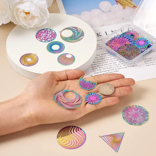 Miniatura 88 de FASHEWELRY 16 dijes de plumas de arco iris de acero inoxidable con alas de filigrana, adornos de metal de 4 colores para hacer joyas, pulseras