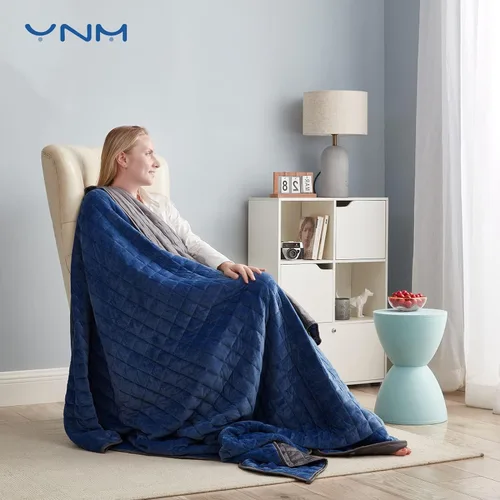 Miniatura 5 de YnM Manta con peso refrescante para adultos, terciopelo refrescante y acogedor de doble cara, manta pesada de 30 libras para parejas, uso en cuatro