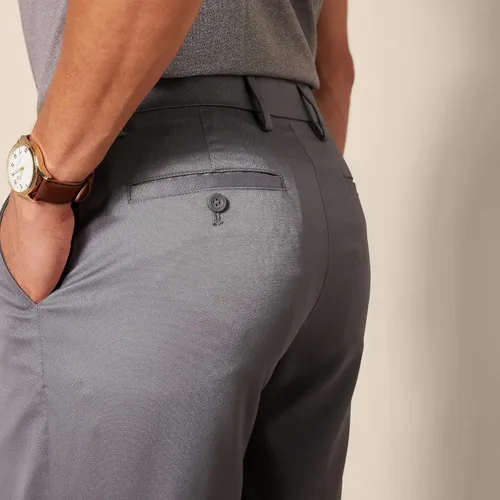 Miniatura 3 de Tienda Essentials - Pantalón corto ajustado para hombre, 7 pulgadas