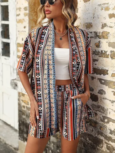 Miniatura 4 de GORGLITTER Conjunto de 2 piezas para mujer, camisa y pantalones cortos con estampado geográfico