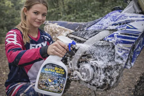 Miniatura 11 de Bike Brite MC44U Ultra Wash Limpiador y desengrasante para vehículos todoterreno, 32 onzas líquidas, azul