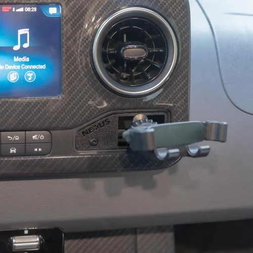 Miniatura 3 de NEXUS Adaptador de cubículo para VS30 Mercedes-Benz Sprinter Van (lado del pasajero del teléfono inteligente)