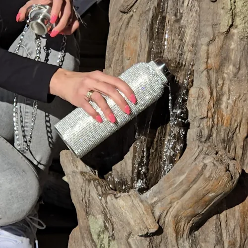 Miniatura 2 de Botella de agua plateada con 5000 diamantes de imitación de purpurina y cadena cruzada, vaso de acero inoxidable de 25 onzas con aislamiento al Plata