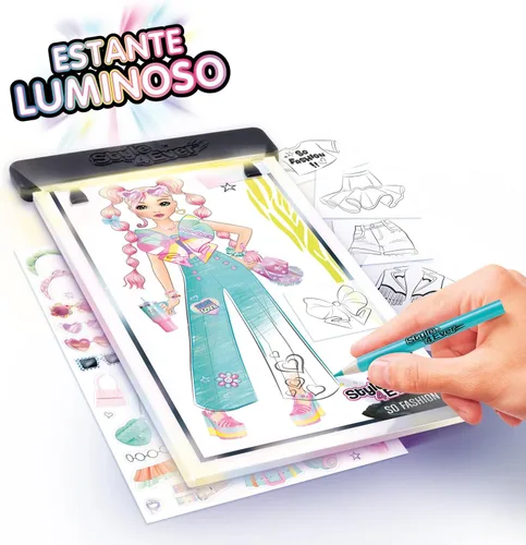 Miniatura 5 de Canal Toys Tablero de luz - Moda con kit creativo completo - Mesa de dibujo LED con lápices, plantillas y calcomanías, juego de ropa con accesorios