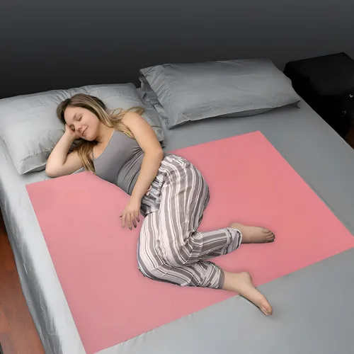 AARAM Funda impermeable de goma seca, protector de colchón para dormir, orina, reutilizable, no absorbente, color azul y rosa (9.8 ft) (117 x 36