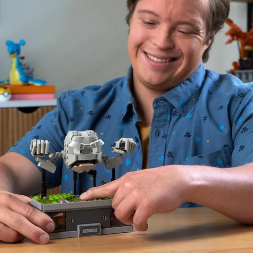 Miniatura 2 de MEGA - Juego de juguetes de construcción Pokémon, mini geodude movimiento con 355 piezas, 5 pulgadas de alto, brazos y boca móviles, coleccionable