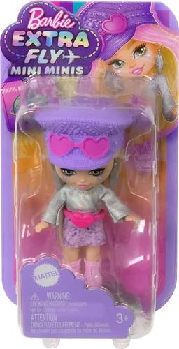 Miniatura 6 de Barbie Muñeca de viaje extra Mini Minis con pelo rosa y rubio, parte superior con flecos, mini skit pastel y accesorios temáticos del desierto