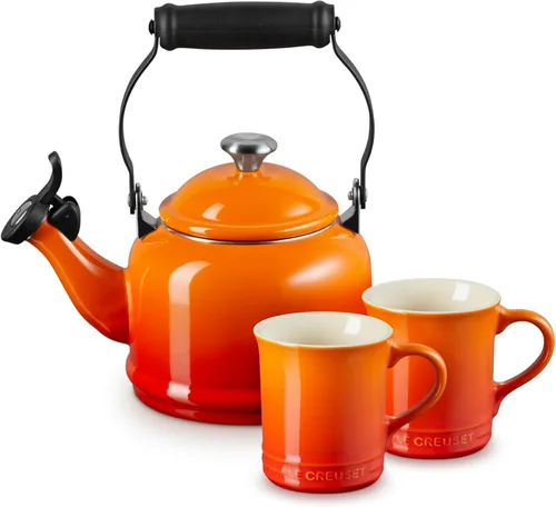 Le Creuset Juego de 2 tazas de esmalte en acero con acabados metálicos y cerámica, 1.25 cuartos de galón de agua y (2) tazas de 14 onzas, llama
