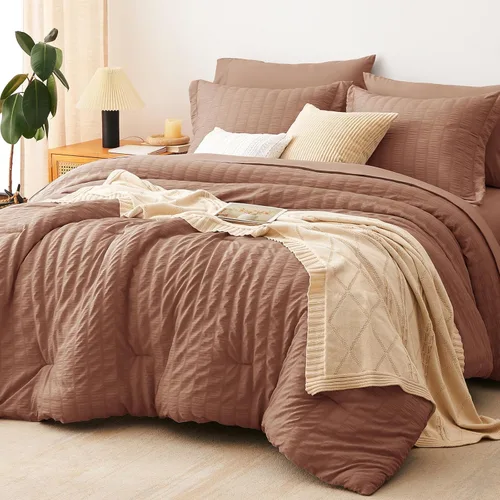 Miniatura 17 de CozyLux Juego de ropa de cama con edredón tamaño King Beige Seersucker de 7 piezas, juego de cama en una bolsa, con edredón, sábanas, fundas