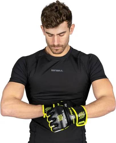Miniatura 9 de Sanabul Guantes esenciales de 4 onzas MMA para hombres y mujeres, guantes profesionales de lucha de boxeo, Muay Thai Kickboxing para Sparring