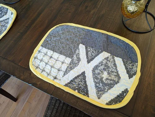 Miniatura 5 de Handcrafted in the USA, Set of 6 Patchwork Quilted Placemats: 100% Cotton Embodying Farmhouse Elegance in Artisan's Harmony of Grey Shades and Yellow