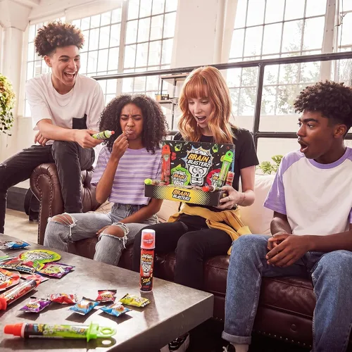 Miniatura 8 de Brain Blasterz Paquete variado de caramelos súper ácidos MEGA, caja de caramelos ácidos con 22 piezas, caramelos navideños, paquete variado