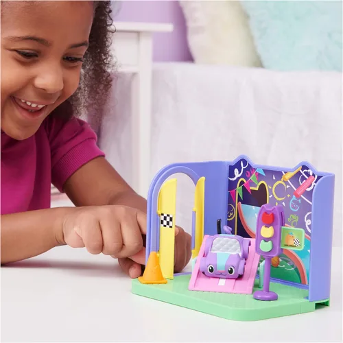 Miniatura 3 de La casa de muñecas de Gabby, habitación de juego Carlita Purr-ific con coche de juguete Carlita, accesorios, muebles y entregas de la casa