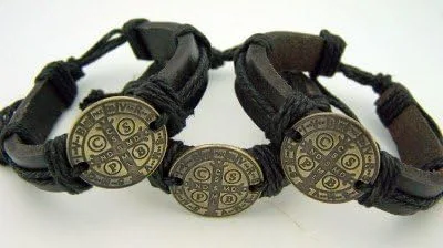 Miniatura 8 de CB - Pulsera de cuero de San Benito 3 unidades talla S M L tono bronce