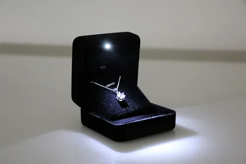 Miniatura 3 de Caja de terciopelo de metal brillante con colgante LED, caja de collar, caja de pulsera para pareja, caja de regalo para el día de San Valentín