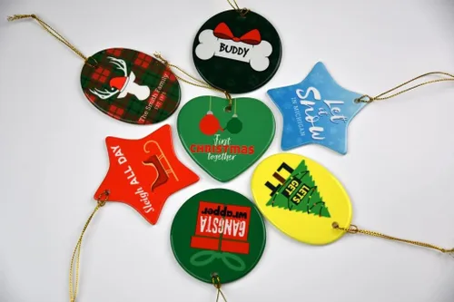 Miniatura 4 de Adorno familiar de Navidad, regalos de hija, hijo, adorno de círculo de cerámica de 3 pulgadas para colgar en el árbol – Día de la Madre