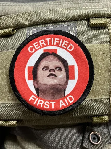 Miniatura 3 de Parche divertido de primeros auxilios certificado por Dwight Schrute fabricado en los Estados Unidos