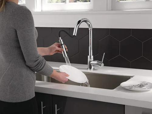 Miniatura 2 de Peerless Precept P188152LF - Grifo para fregadero de cocina con pulverizador extraíble, cromado Mate negro