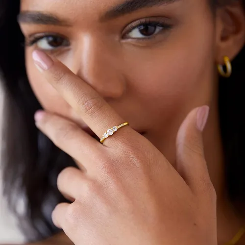 Miniatura 4 de PAVOI Anillo redondo de 3 piedras con circonita cúbica chapada en oro de 14 quilates, anillo de compromiso para mujeres y ella