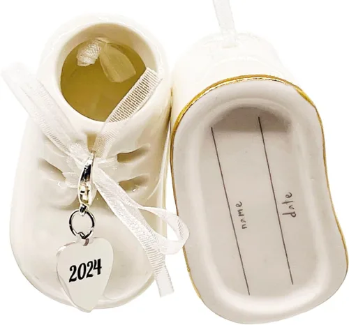 Adorno navideño de zapato de bebé 2024 – Adorno de botines de bebé personalizados blancos – Adorno de zapato de bebé – Primera Navidad del bebé,
