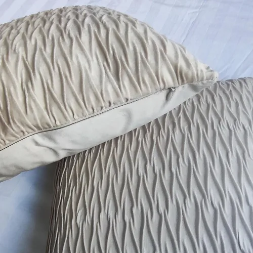 Miniatura 4 de Camino de cama de terciopelo suave liso, bufanda decorativa para el hogar, hotel, casa de huéspedes, 2 fundas de almohada, 17.5 x 17.5 pulgadas