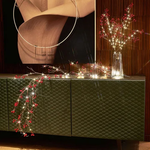 Miniatura 5 de Hairui - Guirnalda de bayas rojas con luces de 6 pies, funciona con pilas con temporizador, guirnalda iluminada con 120 luces de hadas LED