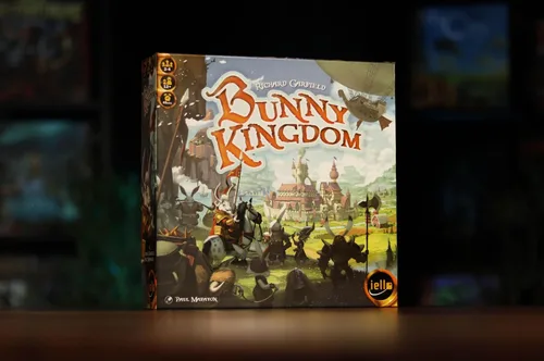 Miniatura 2 de IELLO: Bunny Kingdom, juego de mesa de estrategia, expande tu feudo con solo una liebre, tiempo de juego de 45 minutos, 2 a 4 jugadores, para edades