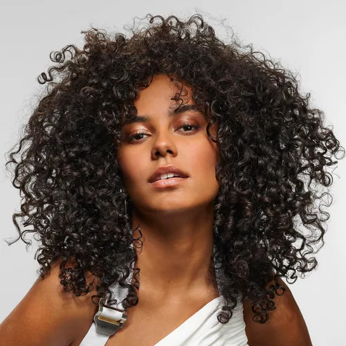 Miniatura 7 de Bumble and bumble. Curl Moisturizing Shampoo Gently Cleanses Coils, Curls, Waves Anti Frizz Sulfate Cleanser Free With Jojoba, Avocado +