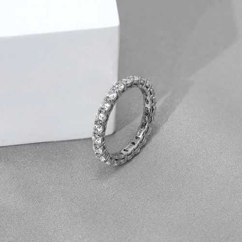 Miniatura 4 de Amazon Essentials Anillo de plata de ley chapada en platino o oro con circonita cúbica redonda de elementos infinitos
