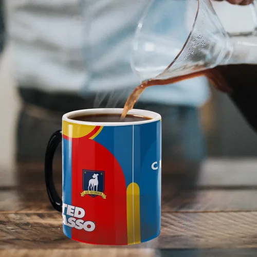 Miniatura 7 de Morphing Mugs Ted Lasso – AFC Richmond Jersey Design – Personalizar con nombre y número – Una taza de cerámica que cambia de color de 11 oz – Imagen