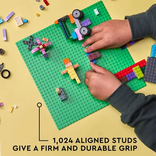 Miniatura 4 de LEGO Placa base verde clásica, base cuadrada de 32 x 32 pulgadas para construir, jugar y mostrar creaciones de ladrillos, ideal para paisajes