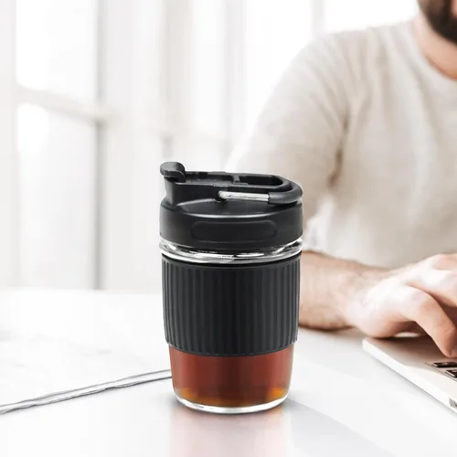 Miniatura 7 de Sivaphe Taza de café reutilizable de vidrio para hielo y caliente 12 oz, taza de viaje portátil con tapa a prueba de derrames y funda térmica