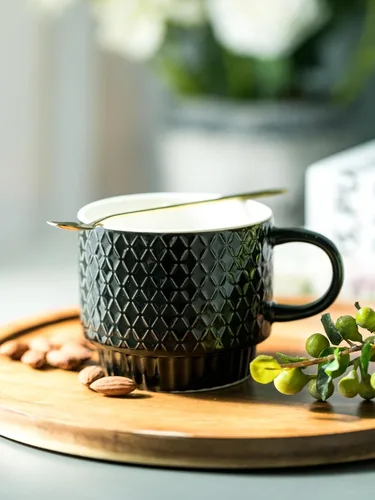 Miniatura 6 de LYEOBOH Juego de 4 tazas de café apilables con estante y cucharas, juego de tazas de café de 13 oz, juego de tazas demitasse de cerámica con relieve