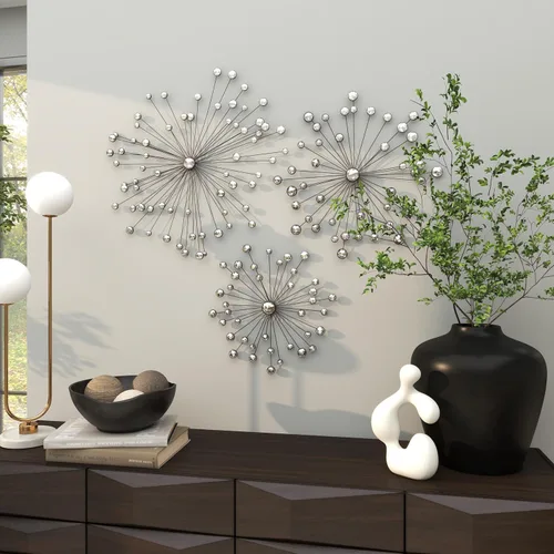 Miniatura 7 de Deco 79 Escultura de pared de metal Sunburst para el hogar, decoración de pared con adorno de cristal, juego de 3 arte de pared de 16 pulgadas, 20