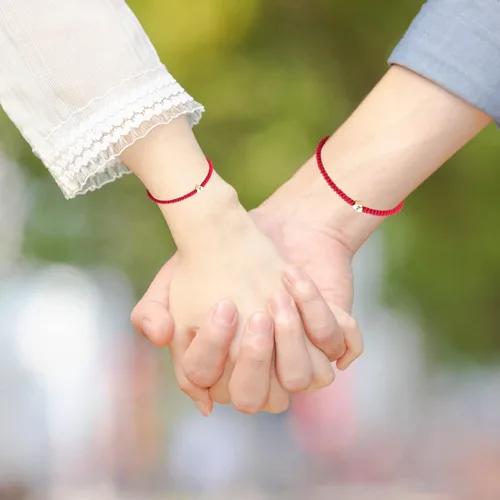 Miniatura 4 de Pulsera de inicial, pulsera dorada con dije de corazón y amor, pulsera con inicial roja de la A a la Z, pulseras de cuerda ajustable hechas a mano