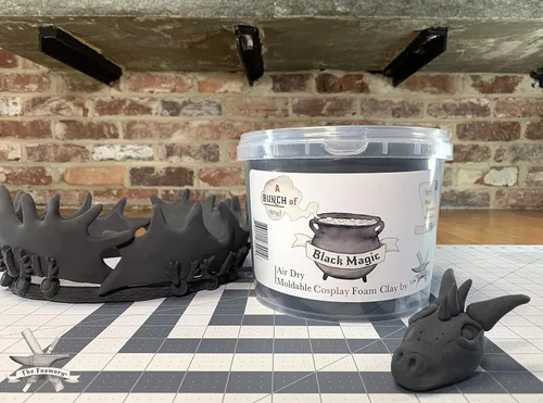 Miniatura 8 de The Foamory Arcilla de Espuma Moldeable para Cosplay (900g Negro) Arcilla Seca al Aire de Alta Densidad, Espuma EVA se Lija y Pinta Fácilmente, No