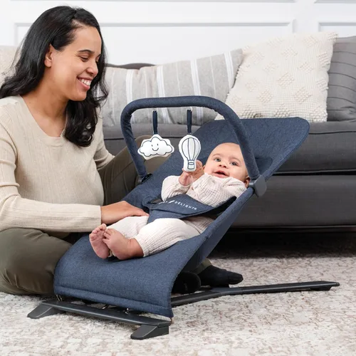 Miniatura 7 de Mecedora portátil Baby Delight Alpine Deluxe para bebés, 0 – 6 meses, tela acolchada en color índigo Índigo acolchado